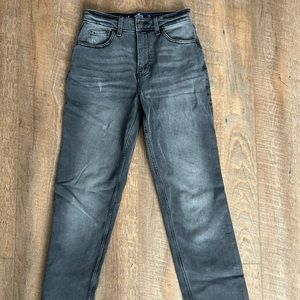 Hollister Ultra High-Rise 90’s Vintage Straight Gray Jeans
